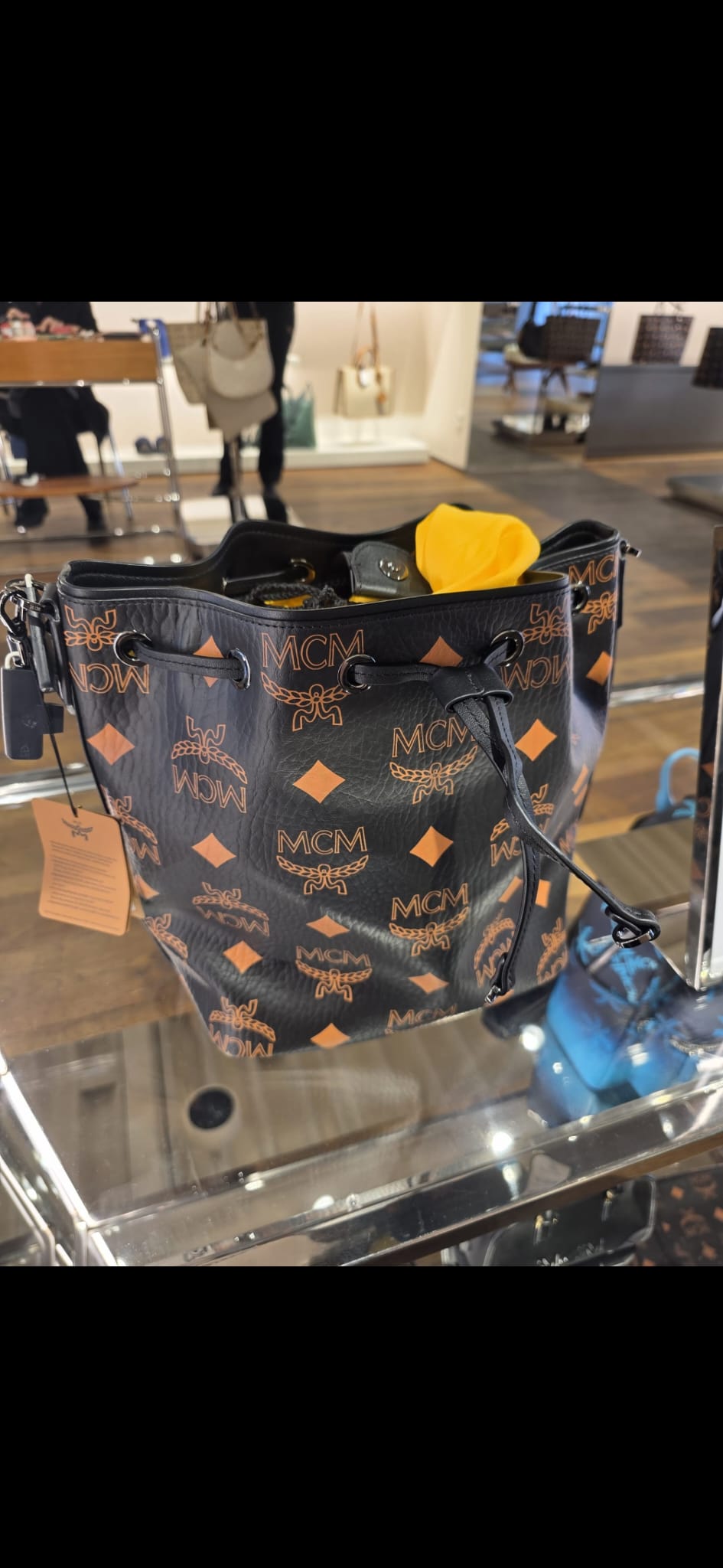 Mcm Dessau Kordelzugtasche in Maxi Visetos medium