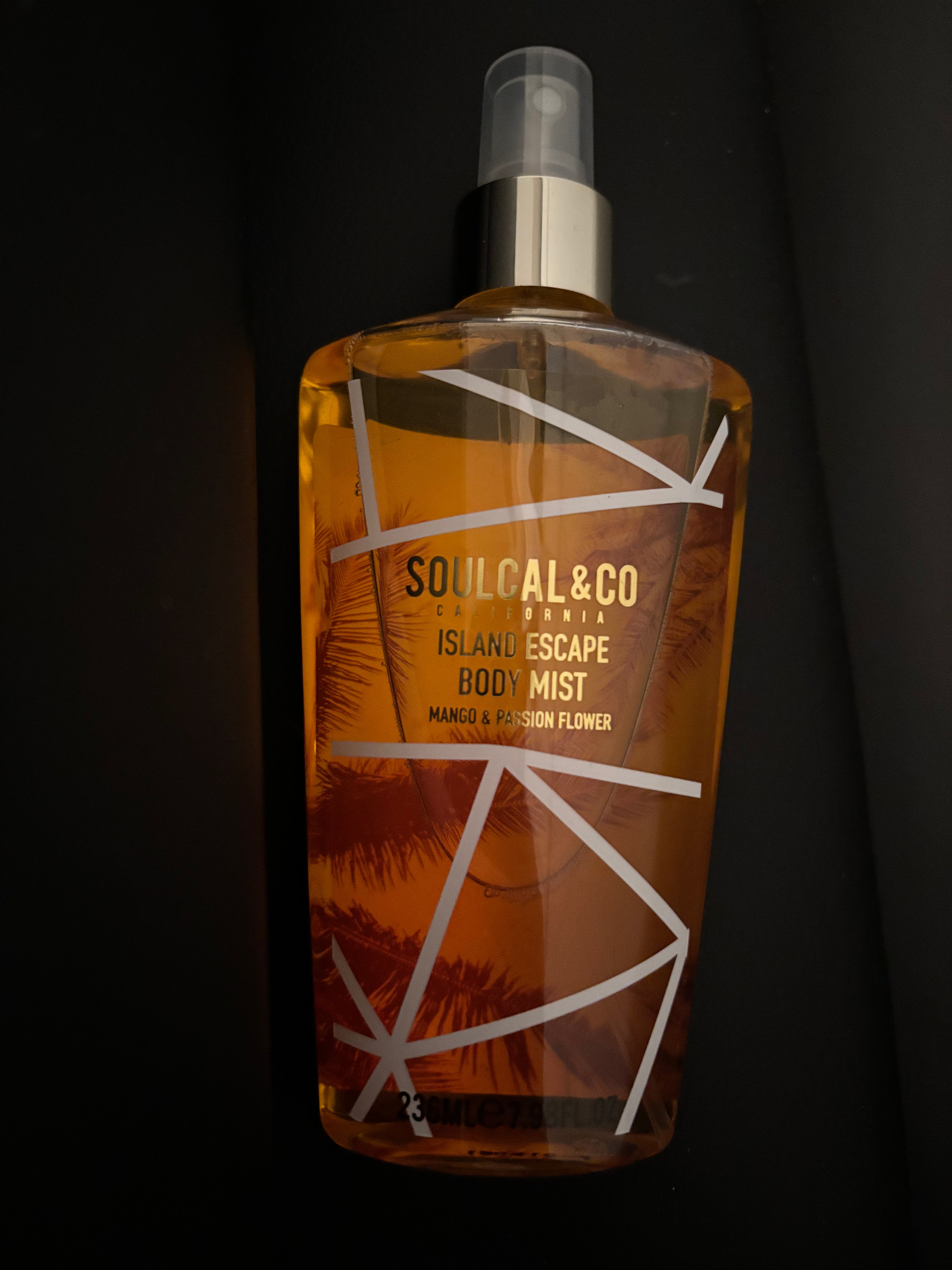 Soulcal &Co Island Escape Body Mist Mango & Passion Flower 236ml
