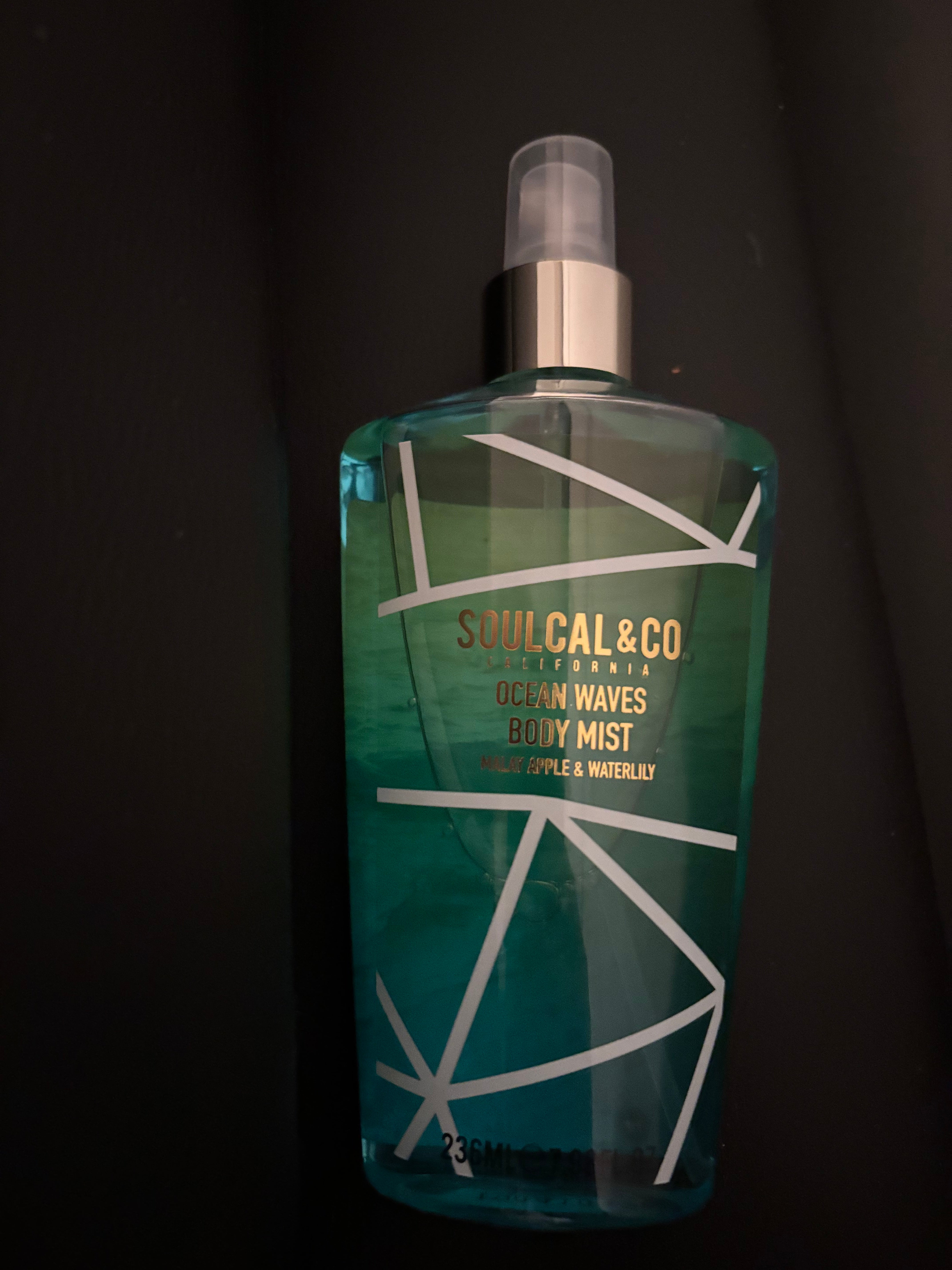 Soulcal & Co  Ocean Waves Body Mist Malay Apple & Waterlily 236ml