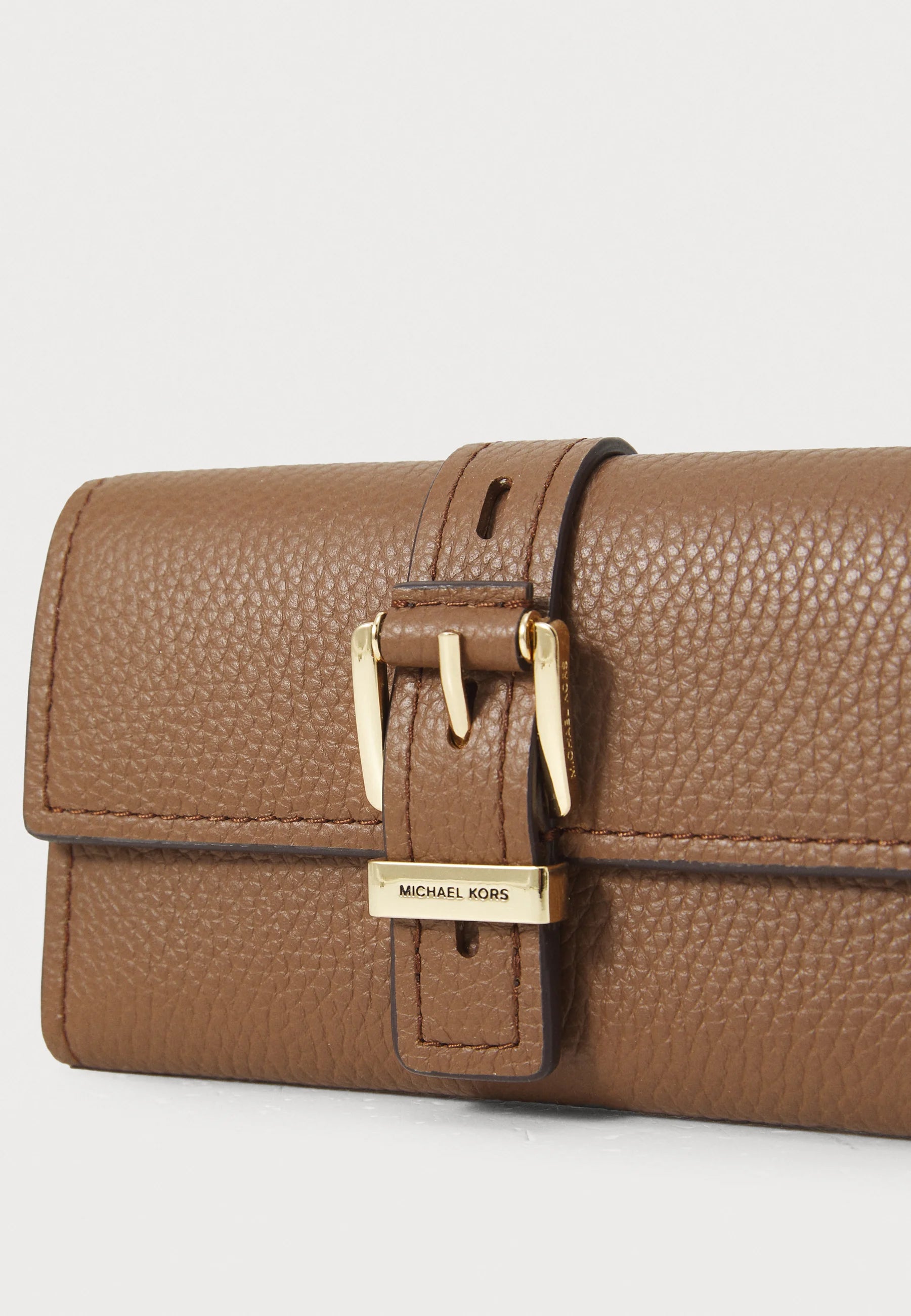 MICHAEL Michael Kors NOLITA FLAP TRIFOLD WALLET - Geldbörse - dark caramel