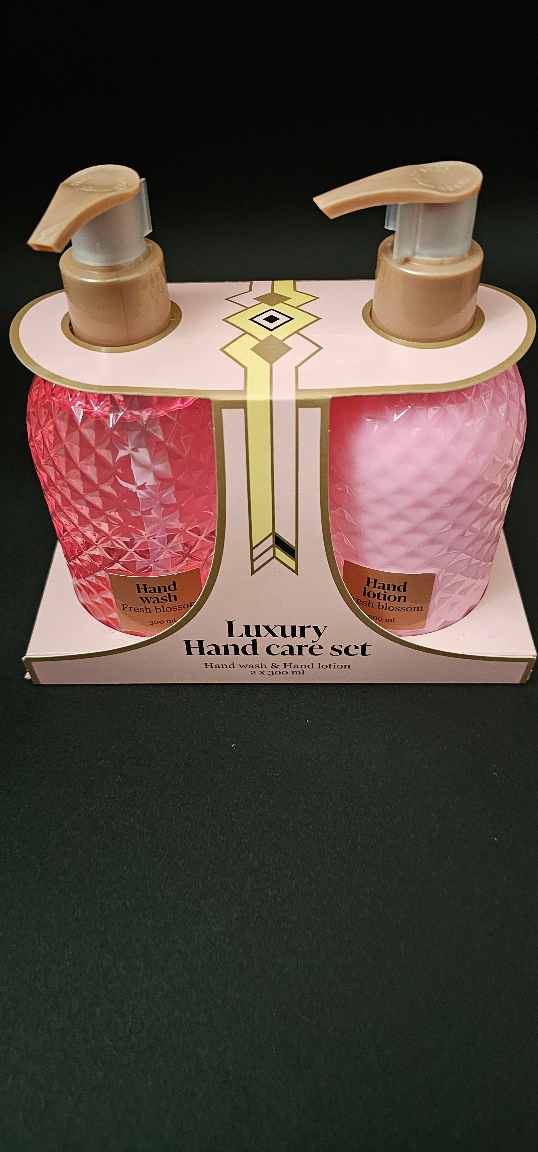 Luxury &Hand Care Set 2 × 300 ml