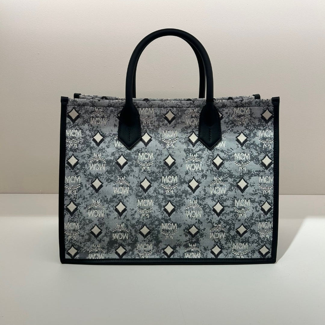 MCM TOTE Medium