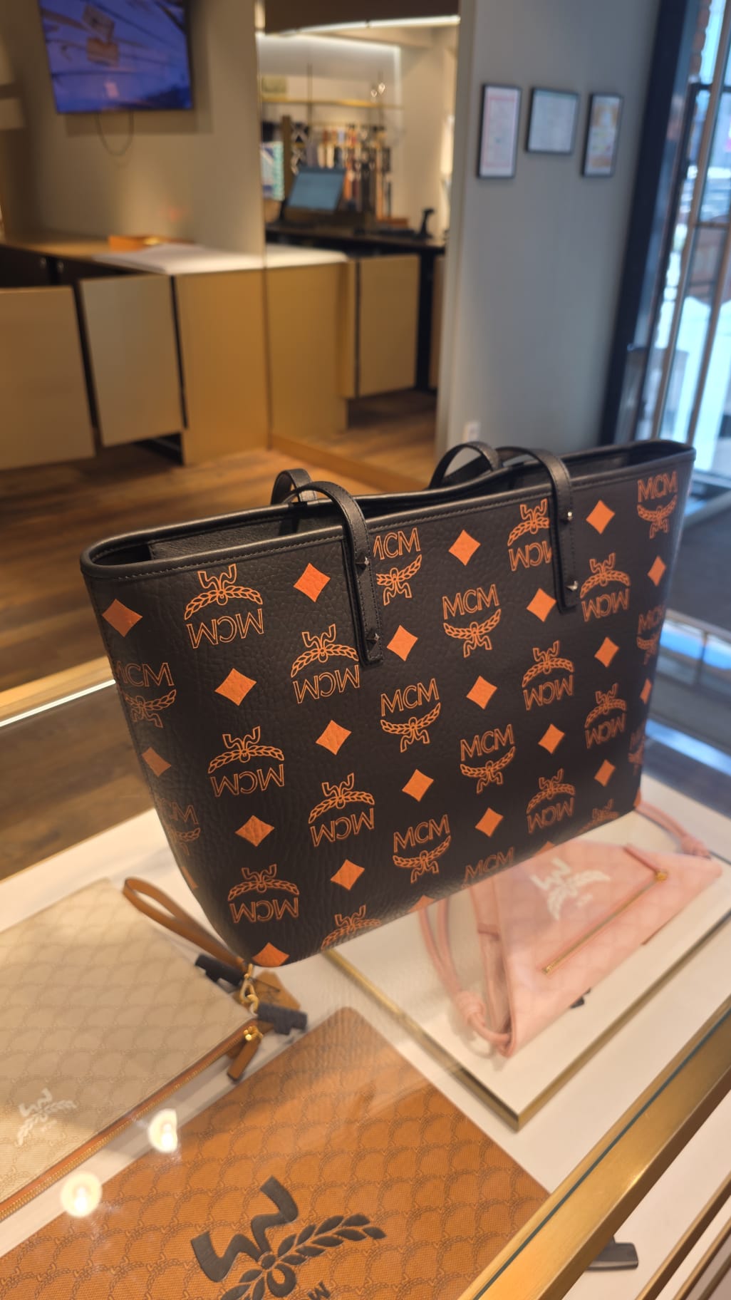 Mcm Shopper Schwarz Monogram